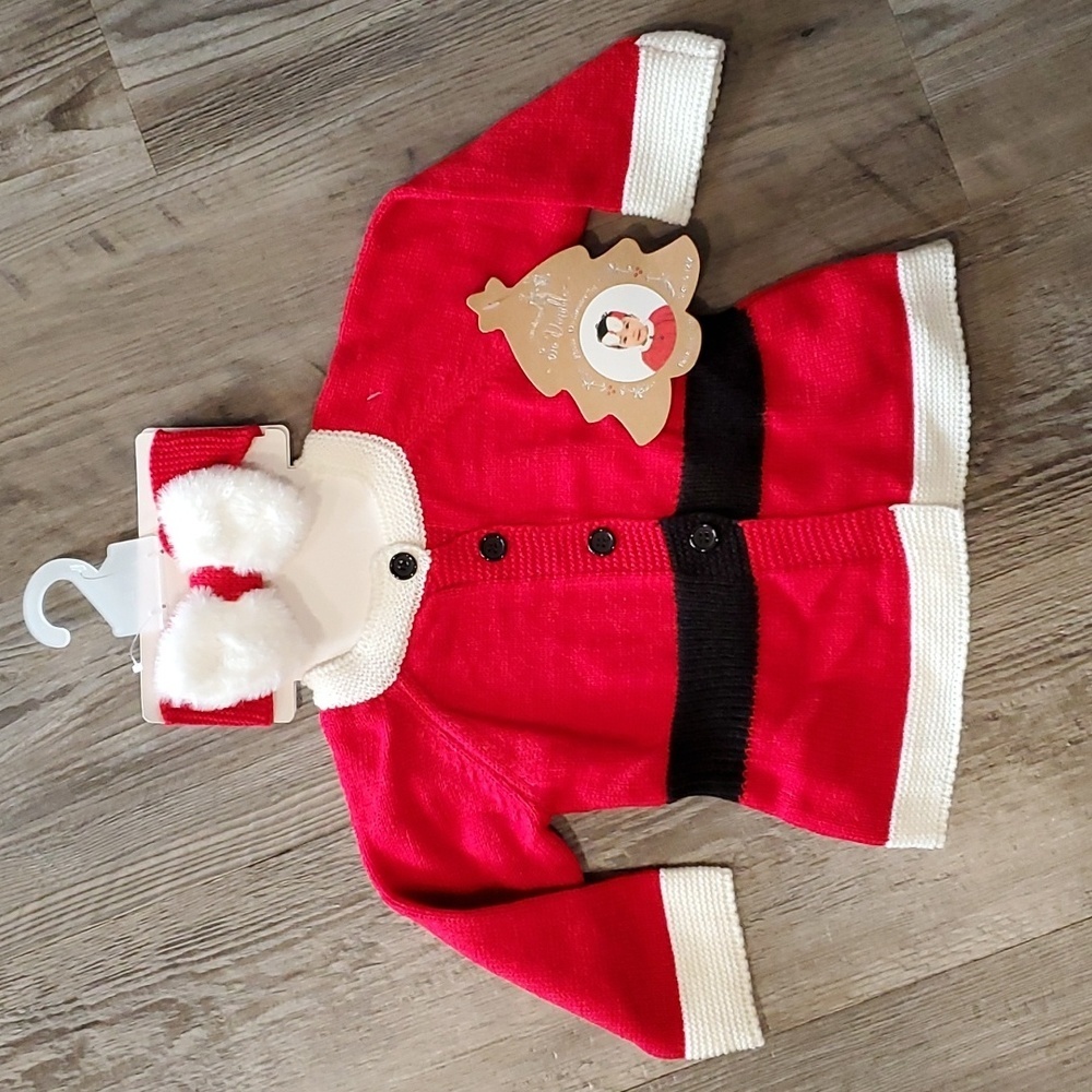 So 'Dorable Baby Photo Op Santa Hat & Sweater Set Size 0-6 Months